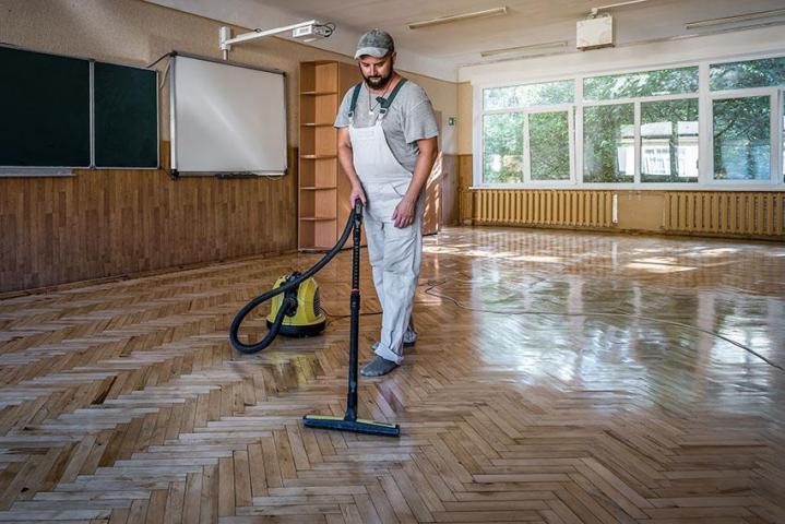 Entretien professionnel des espaces de travail, Antibes